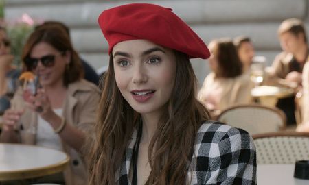 Lily Collins responde a las críticas de Emily en París. Lily Collins responde a las críticas de Emily en París.