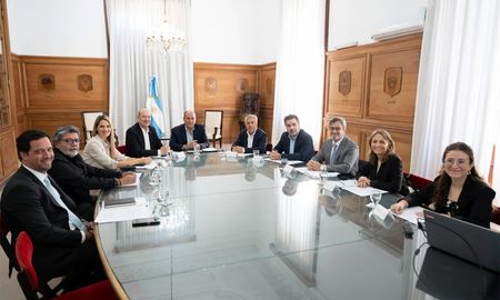 Una de las últimas reuniones del Consejo de Mayo cuando Guillermo Francos aún oficiaba como jefe de Gabinete. Una de las últimas reuniones del Consejo de Mayo cuando Guillermo Francos aún oficiaba como jefe de Gabinete.