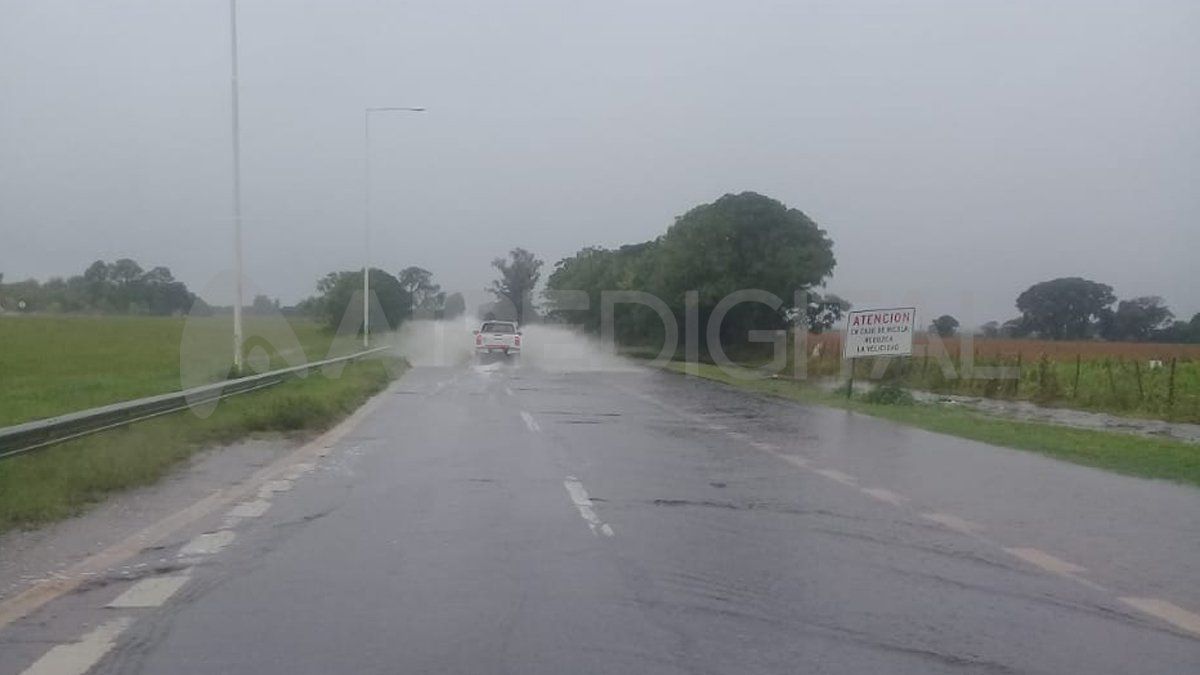 La acumulación de agua obligó a interrumpir parcialmente el paso en la Autovía 19 a&nbsp; la altura del kilómetro 16.