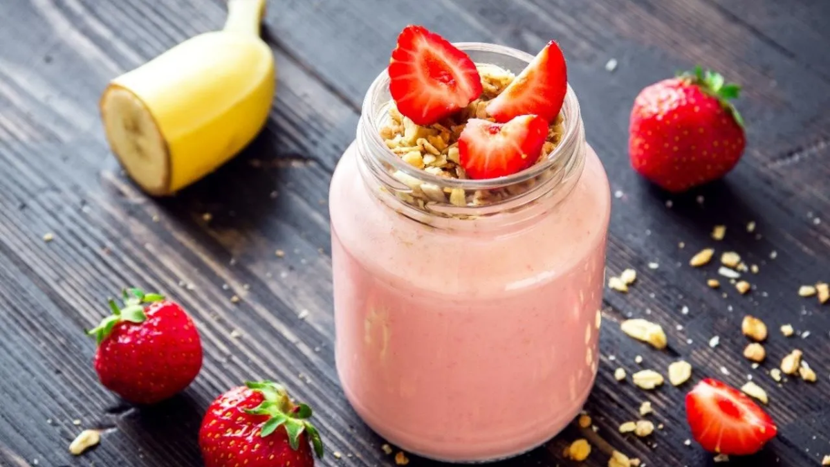 El licuado de banana y frutilla se destaca por ser delicioso y fácil de hacer. El licuado de banana y frutilla se destaca por ser delicioso y fácil de hacer.