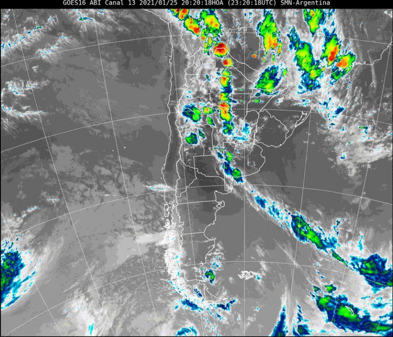 La imagen satelital del tiempo a las 20.20 horas del lunes, mostraba el desarrollo de lluvias y tormentas intensas en las provincias de Córdoba y Santiago del Estero.