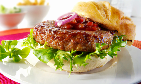 Hamburguesas de carne y verduras: la receta infalible para sorprender a tus hijos Hamburguesas de carne y verduras: la receta infalible para sorprender a tus hijos