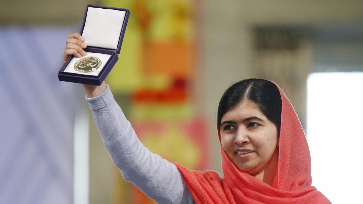 Malala recibiendo el Nobel de la Paz. La joven se convirtió en un símbolo internacional de la lucha por la educación de las mujeres en su país natal, Pakistán.