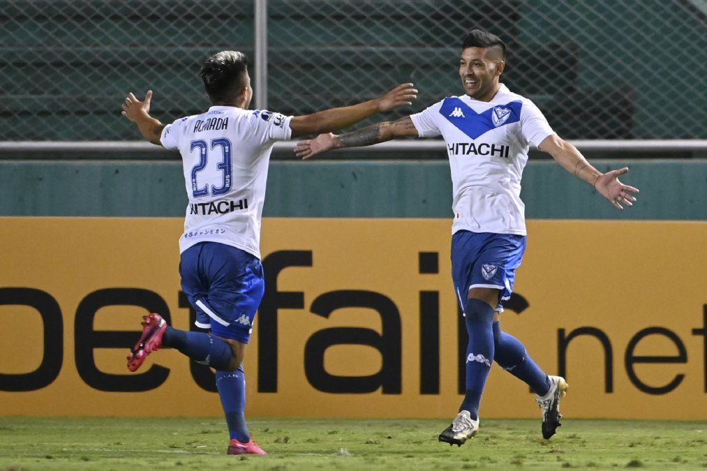 Vélez fue contundente y está en cuartos de final de la Copa Sudamericana.