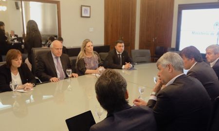 lifschitz se reunio con buryaile por la crisis del biodiesel lifschitz se reunio con buryaile por la crisis del biodiesel