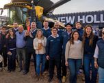 grosso tractores fue distinguido por new holland y celebra sus 30 anos junto a la marca grosso tractores fue distinguido por new holland y celebra sus 30 anos junto a la marca