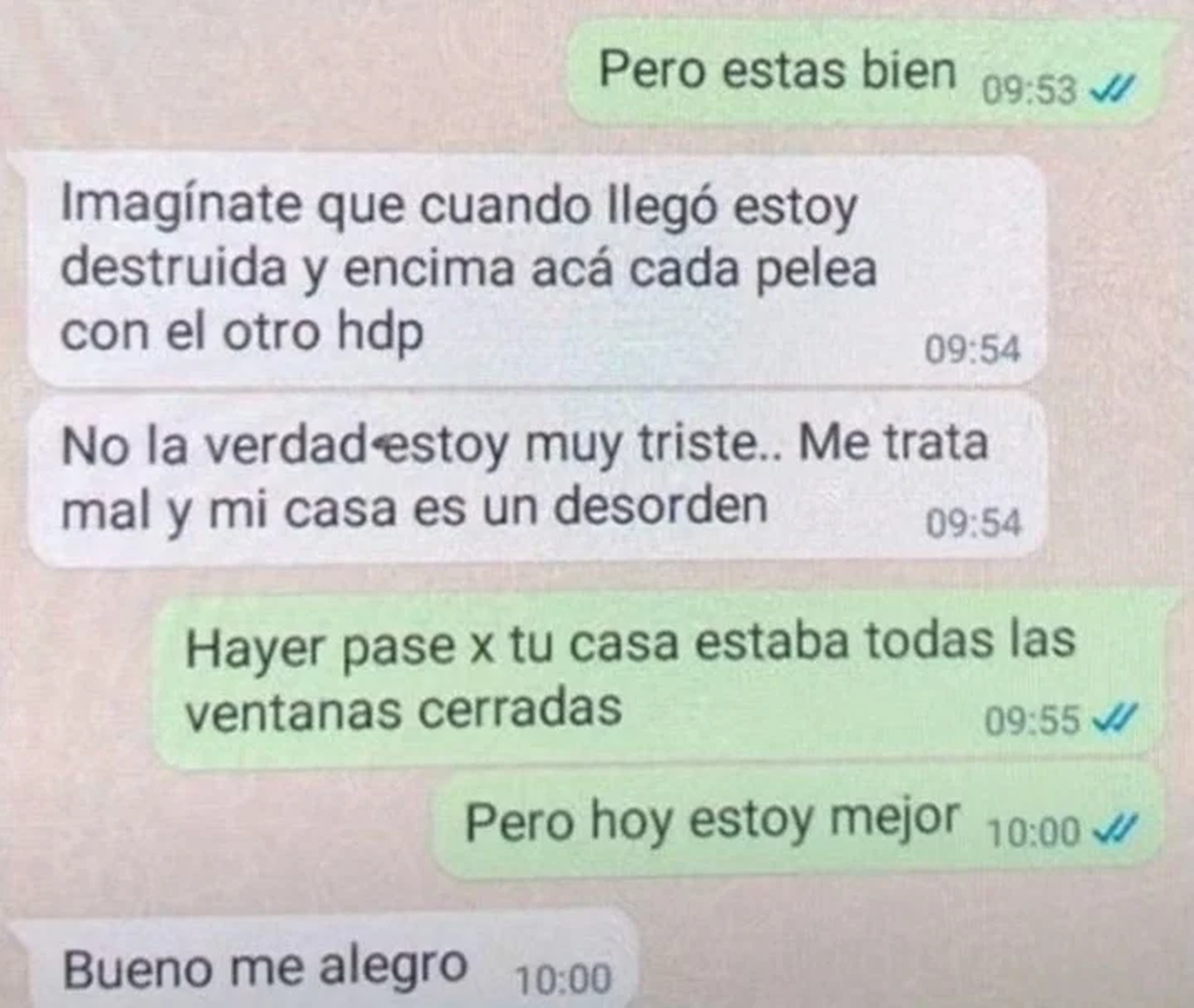 El chat que aportó una amiga de Elizabeth Di Legge a la Justicia antes de que la enfermera fue hallada muerta en su casa de González Catán.3 de 5