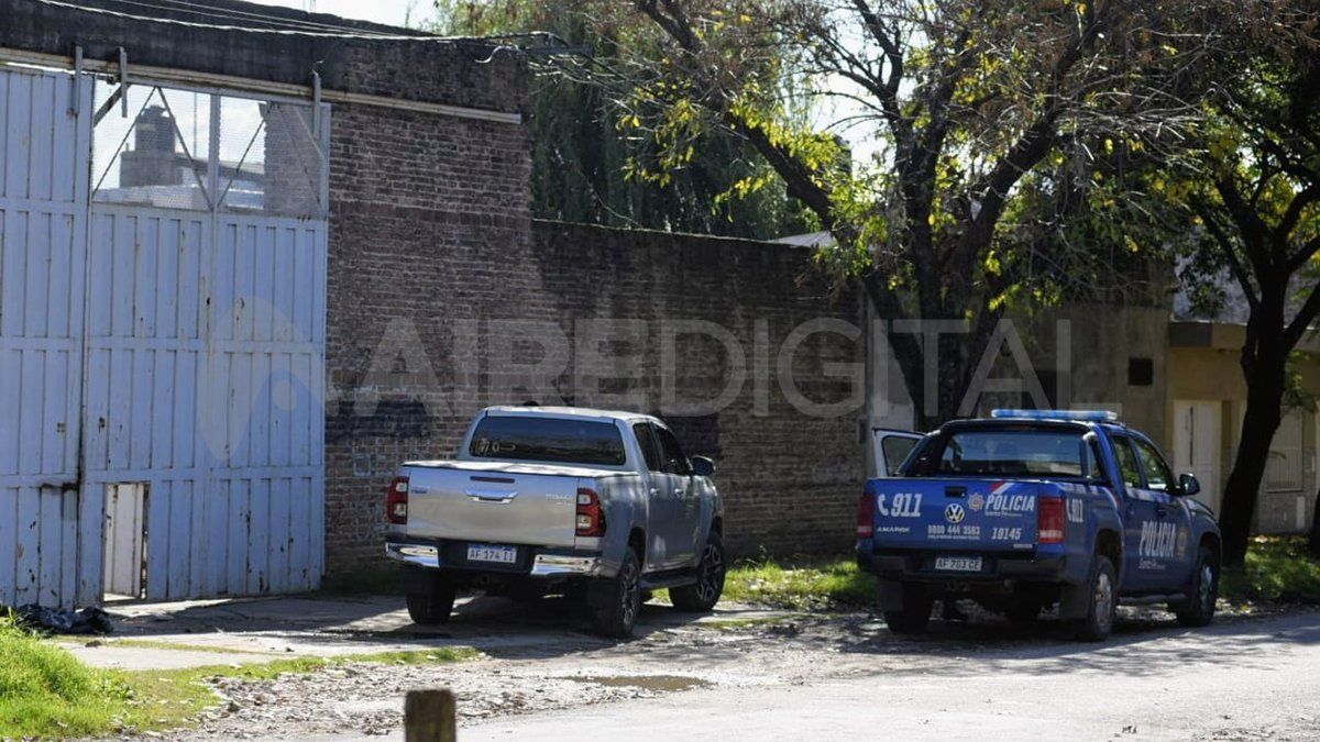 El crimen ocurrió en un galpón de la calle Liniers, entre Gálvez y 27 de febrero.