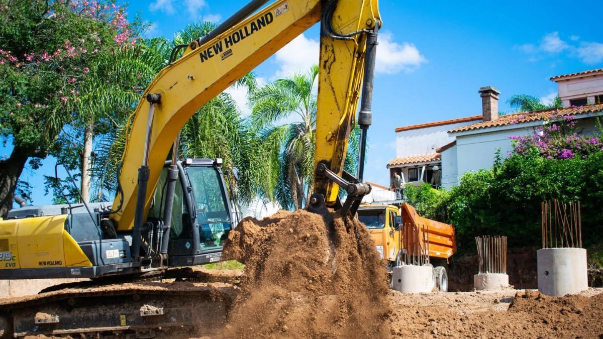 Las tareas avanzan con la demolición de la vivienda ubicada en la intersección de 7 de Marzo y Mitre de Santo Tomé.