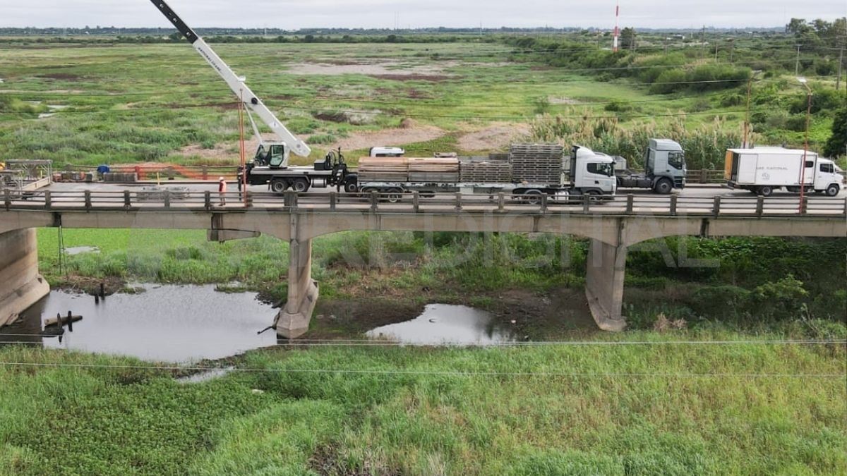 Los trabajos de montaje del puente Bailey se realizan entre las 9 y las 19. 