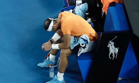 Rafael Nadal no pudo superar sus problemas físicos y quedó eliminado del Abierto de Australia luego de caer ante Mackenzie McDonald. Rafael Nadal no pudo superar sus problemas físicos y quedó eliminado del Abierto de Australia luego de caer ante Mackenzie McDonald.