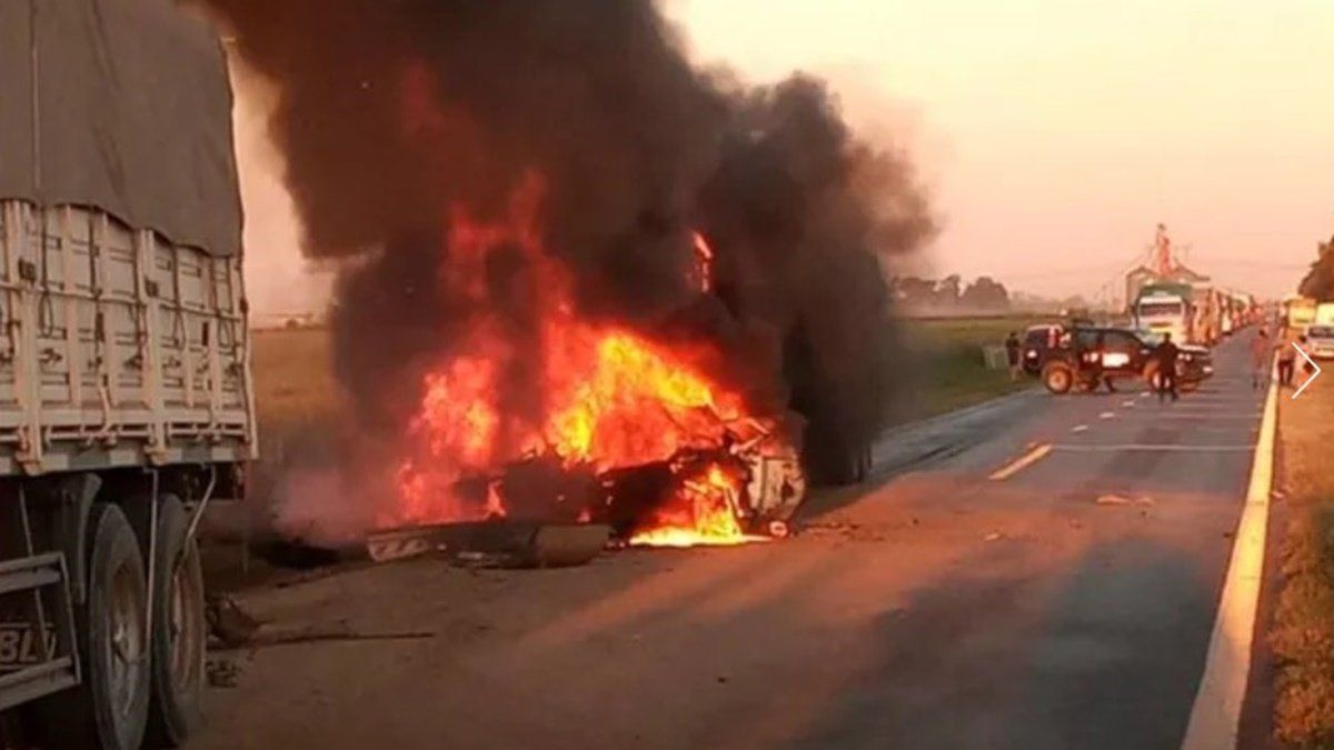 En el accidente fallecieron dos personas. Los cuerpos fueron rescatados por los bomberos.&nbsp;