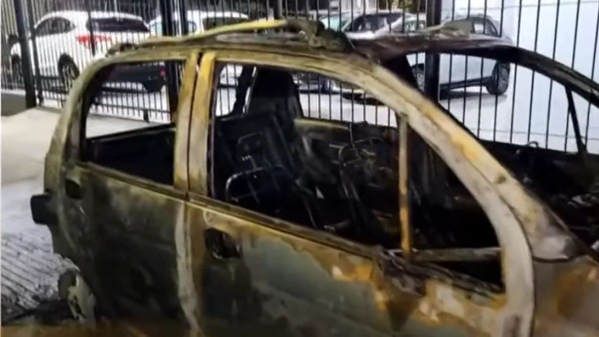 Las primeras informaciones indican que el incendio habría sido intencional. Las primeras informaciones indican que el incendio habría sido intencional.