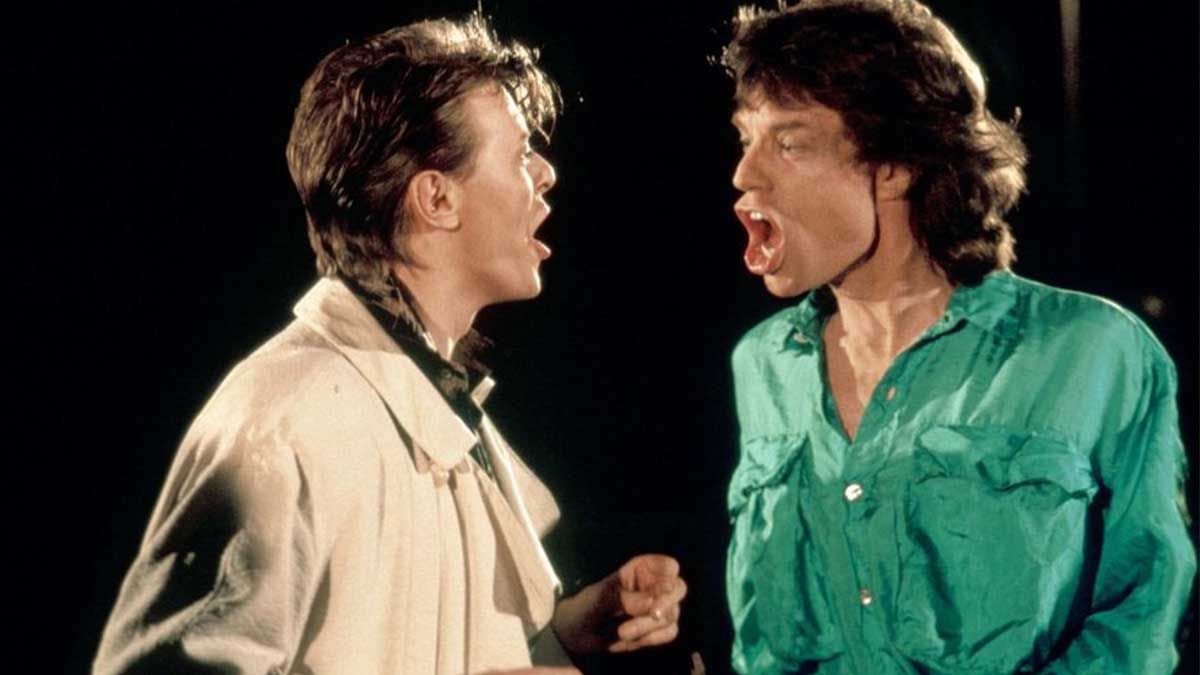 Dancing in the street es una canción original de la banda femenina de Martha & the Vandellas. Bowie y Jagger grabaron una versión benéfica.