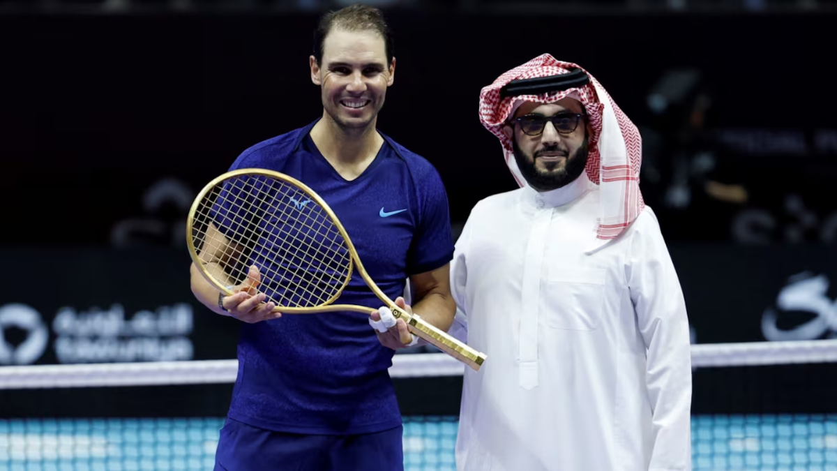 El impresionante regalo que recibió Rafael Nadal en su último partido como singlista. El impresionante regalo que recibió Rafael Nadal en su último partido como singlista.