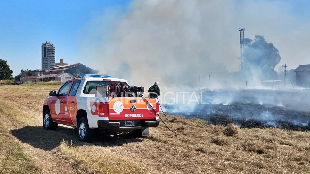 Fotos: se incendió un vagón en la Estación Belgrano