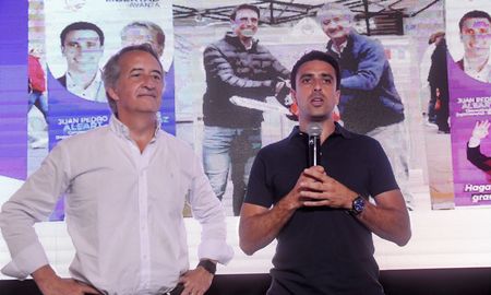 Nicolás Mayoraz y Juan Pedro Aleart en el búnker de La Libertad Avanza en Rosario. Nicolás Mayoraz y Juan Pedro Aleart en el búnker de La Libertad Avanza en Rosario.