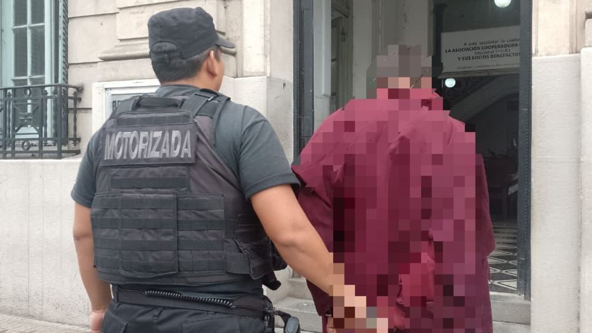 Un joven de 20 años fue aprehendido tras resistirse a un procedimiento policial.