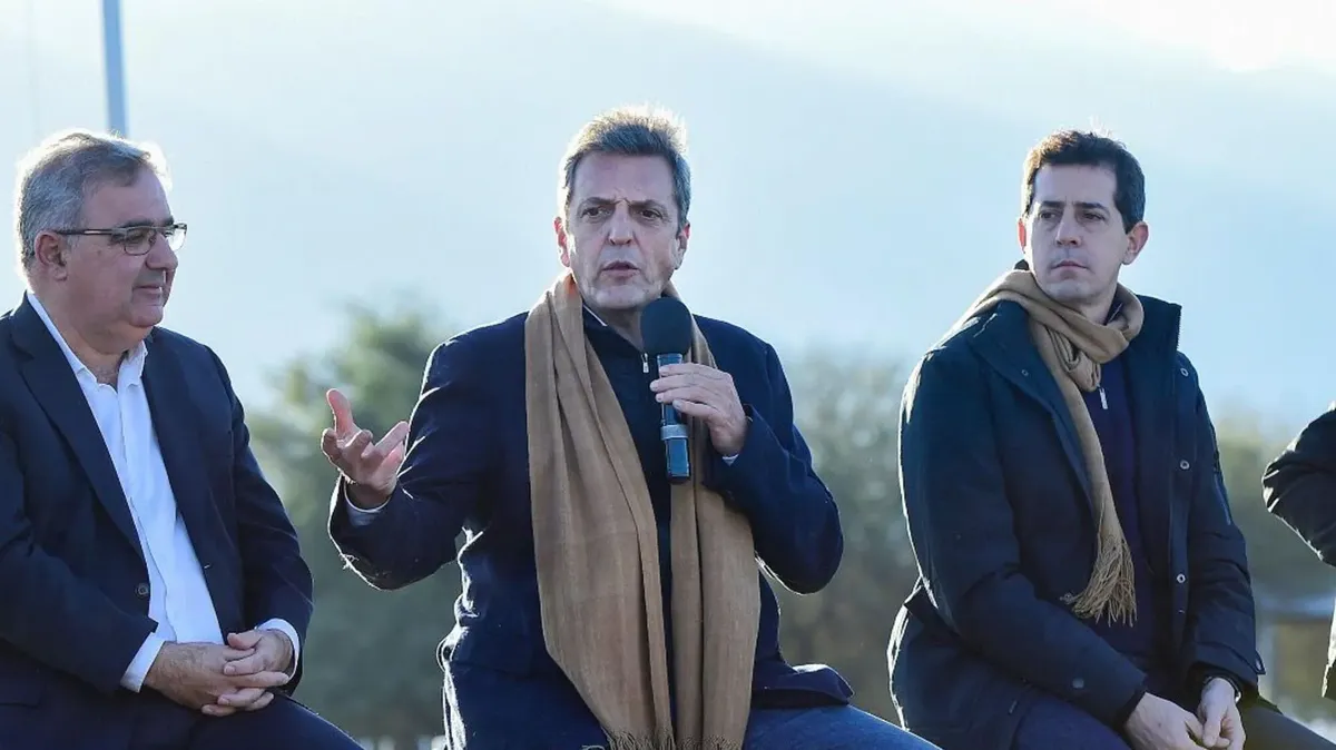 "Nosotros trabajamos con amor, con pasión, con aciertos y con errores", remarcó Massa. "Nosotros trabajamos con amor, con pasión, con aciertos y con errores", remarcó Massa.