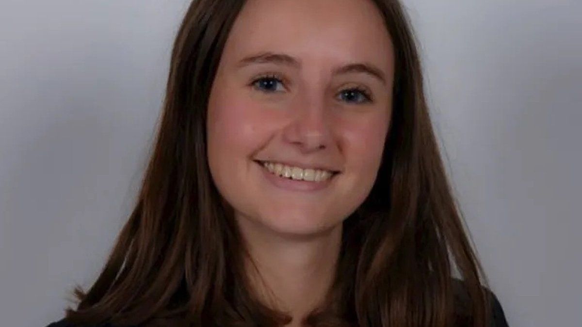 Los padres de la joven fallecida se encuentran viajando a la Argentina y arribarían este lunes.