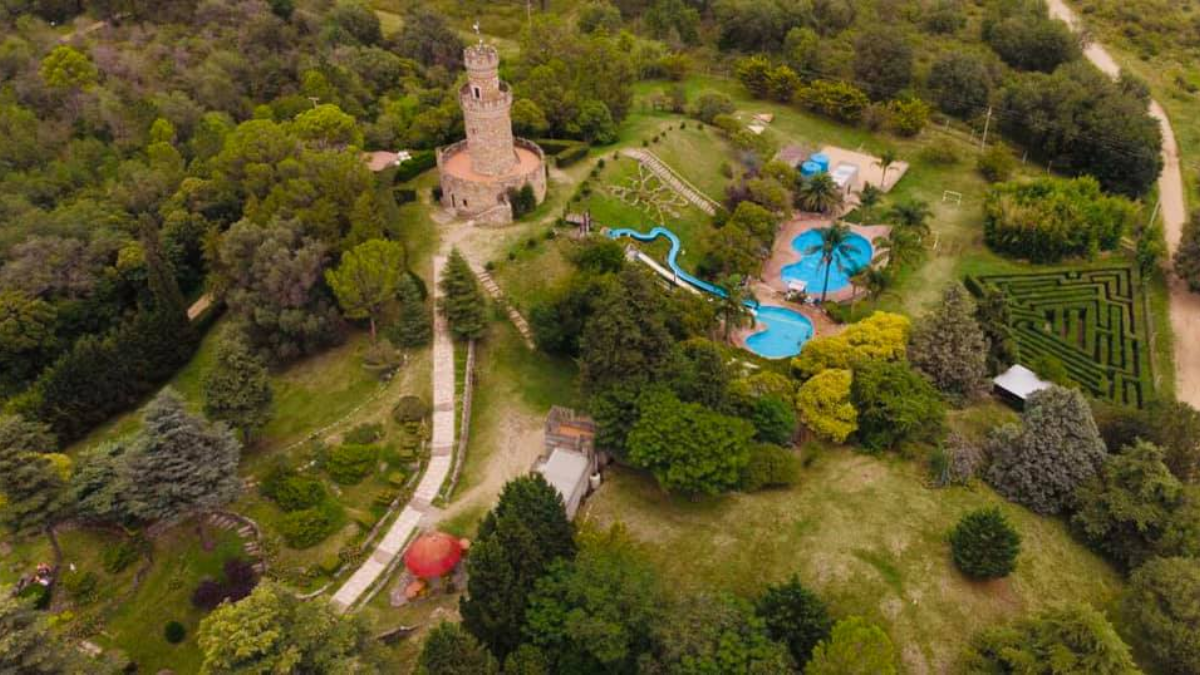 Escapada a Villa Rumipal, un hermoso destino de Córdoba a orillas de un lago. Escapada a Villa Rumipal, un hermoso destino de Córdoba a orillas de un lago.