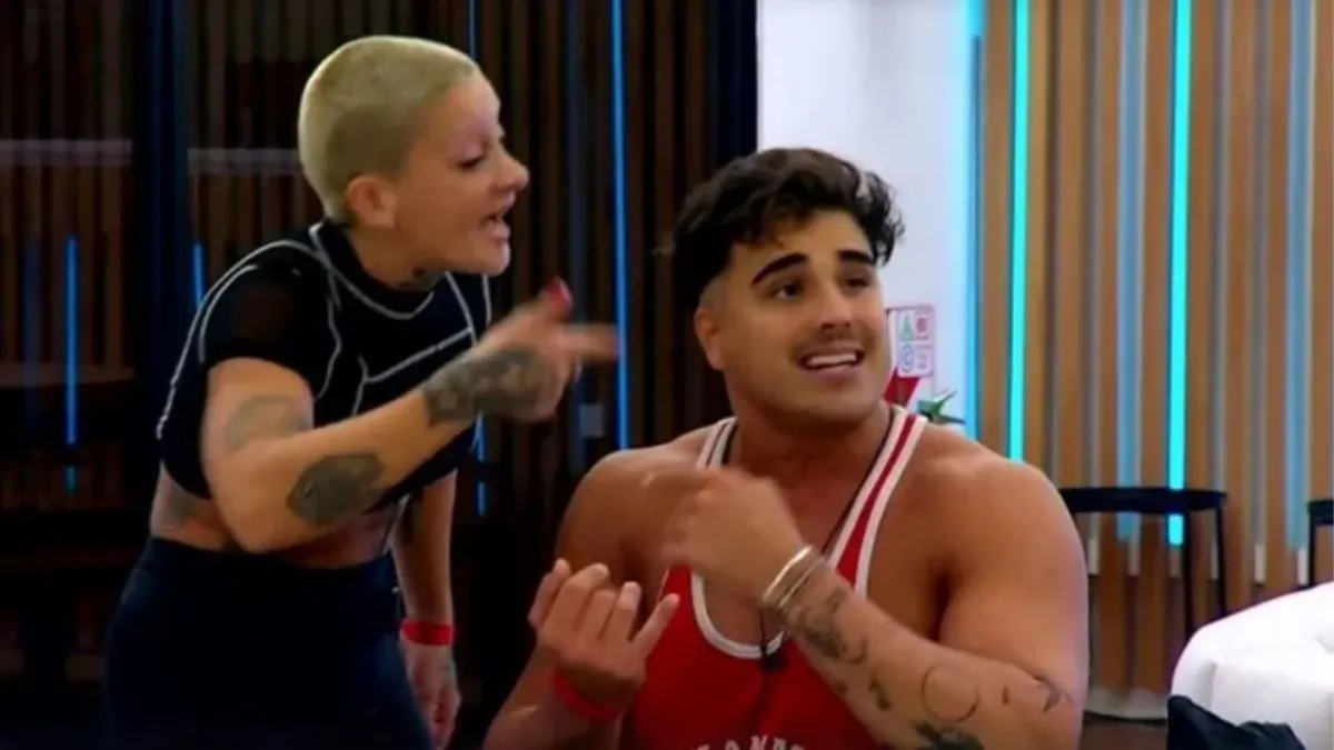 Furia atacó con mucha violencia a Mauro en Gran Hermano. Furia atacó con mucha violencia a Mauro en Gran Hermano.