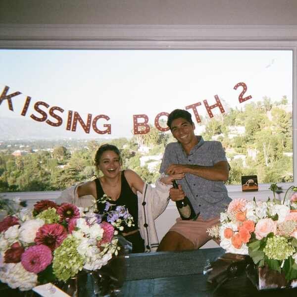 Joey King y Taylor Zakhar P&eacute;rez.