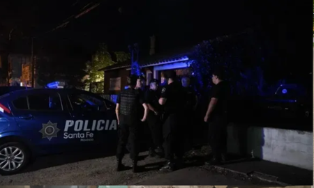 se fugaron 6 presos de una comisaria de rosario: hay un policia herido se fugaron 6 presos de una comisaria de rosario: hay un policia herido