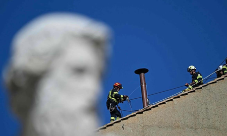 El 7 de mayo comienza el cónclave. De la chimenea saldrá humo negro si no se eligió el nuevo Papa, o blanco si fue elegido.
