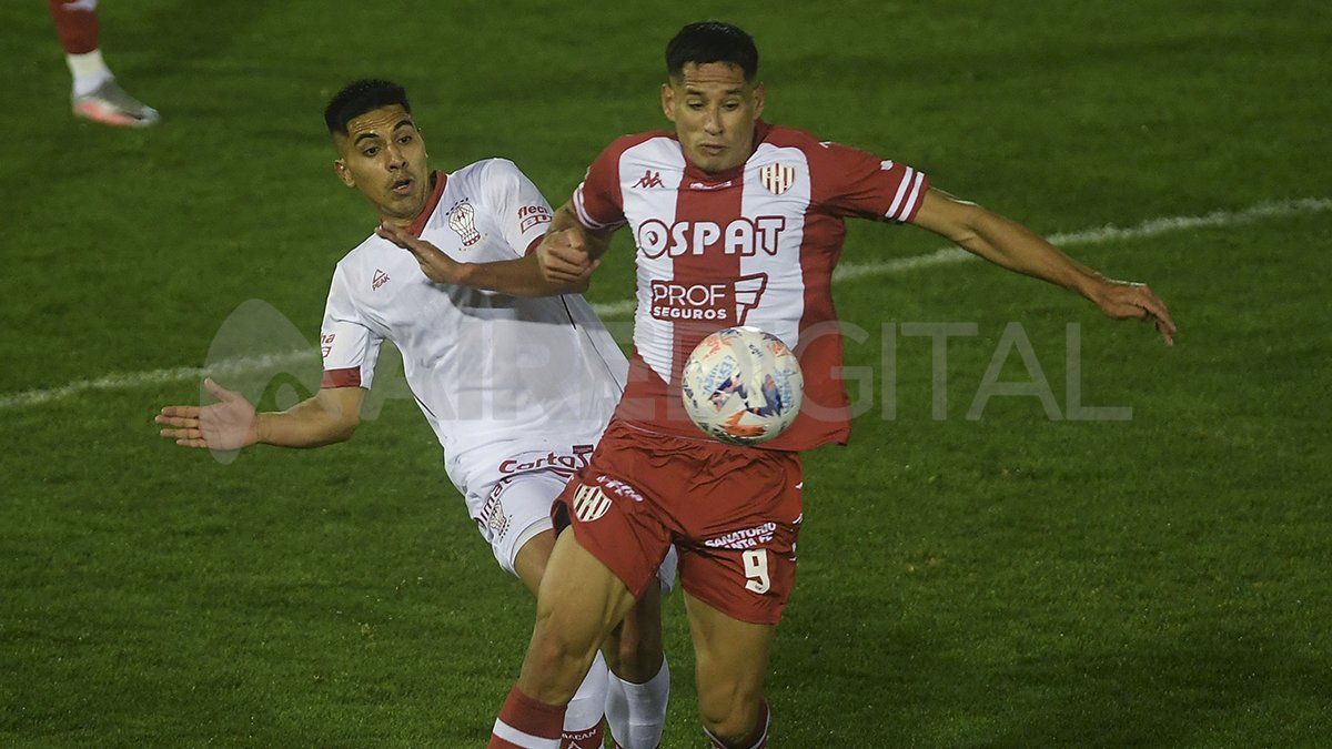 Unión y Huracán igualaron 0-0 en el Tomás A. Ducó