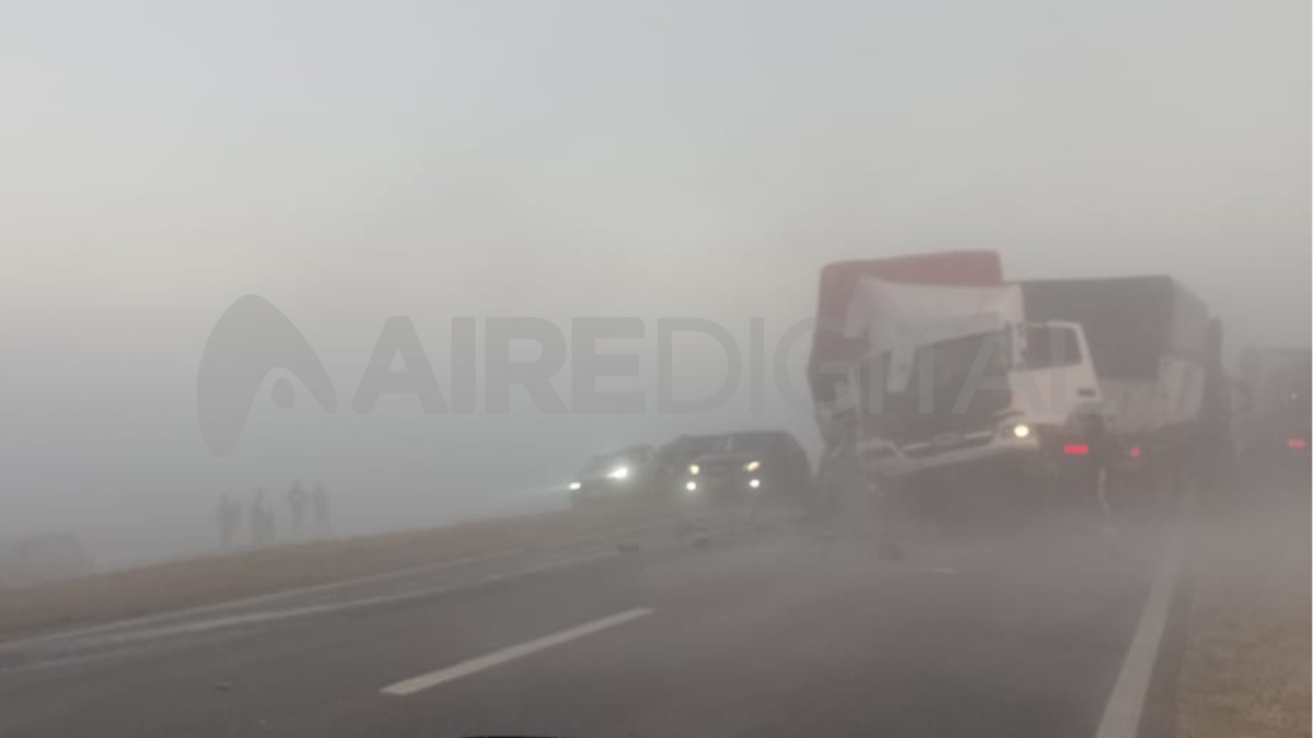 En medio de la densa niebla, chocaron siete vehículos en la Ruta Nacional 34. Este jueves falleció un hombre que estaba internado tras el siniestro. En medio de la densa niebla, chocaron siete vehículos en la Ruta Nacional 34. Este jueves falleció un hombre que estaba internado tras el siniestro.