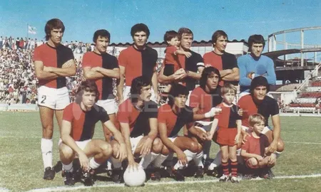 Colón derrotó por 4 a 1 a Vélez en el Nacional de 1977, siendo esta la máxima goleada Sabalera ante el Fortín. El club de Liniers, por su parte, marcó su mayor goleada en el año 2010 cuando vapuleó al Negro por 6 a 0. Colón derrotó por 4 a 1 a Vélez en el Nacional de 1977, siendo esta la máxima goleada Sabalera ante el Fortín. El club de Liniers, por su parte, marcó su mayor goleada en el año 2010 cuando vapuleó al Negro por 6 a 0.