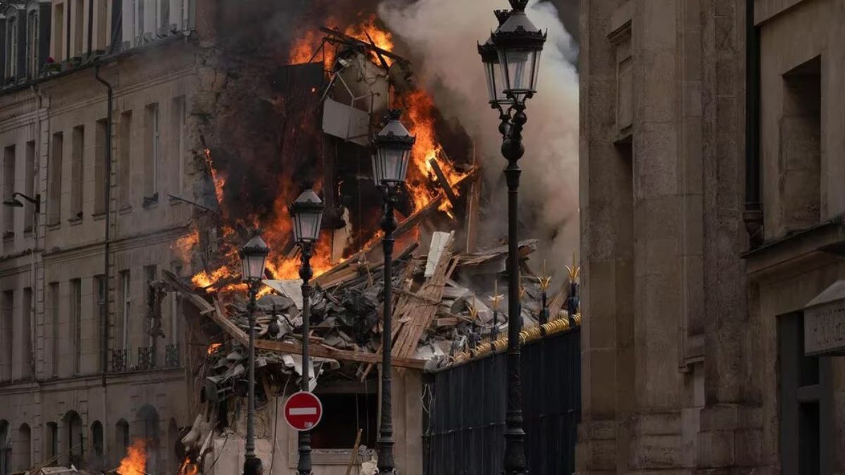 El edificio se encuentra ubicado en la calle Saint-Jacques