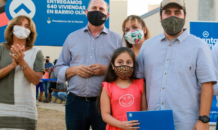 238 unidades se ejecutarán con fondos nacionales bajo el programa Casa Propia-Construir Futuro mientras que las restantes 310 viviendas corresponden a la terminación y nueva construcción de prototipos en la ciudad de Santa Fe, Suardi y Reconquista. 238 unidades se ejecutarán con fondos nacionales bajo el programa Casa Propia-Construir Futuro mientras que las restantes 310 viviendas corresponden a la terminación y nueva construcción de prototipos en la ciudad de Santa Fe, Suardi y Reconquista.