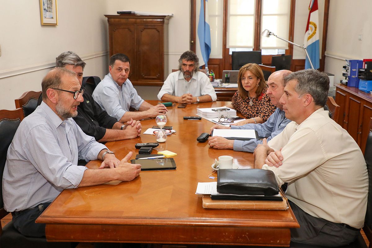 La reunión de transición se realizó este martes en Casa de Gobierno. 