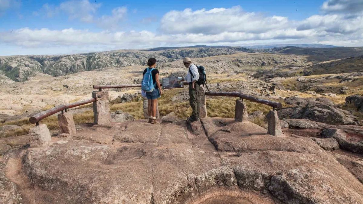 Naturaleza sin límites: entre pastizales, quebradas y ríos, la Quebrada del Condorito se impone como un destino de aventura y desconexión. Naturaleza sin límites: entre pastizales, quebradas y ríos, la Quebrada del Condorito se impone como un destino de aventura y desconexión.
