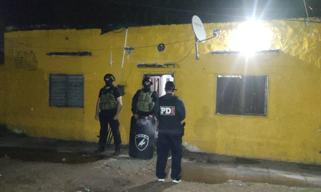 En un operativo, la PDI incautó drogas, dinero y teléfonos, con una detenida por homicidio. En un operativo, la PDI incautó drogas, dinero y teléfonos, con una detenida por homicidio.