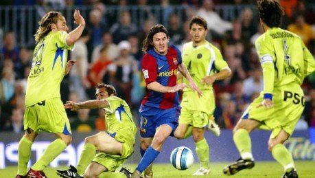 Hace 10 años, Messi hizo de Maradona