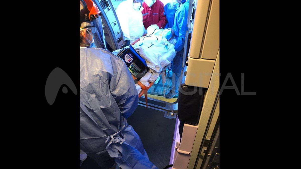 Uno de los turistas franceses necesitó asistencia respiratoria por un cuadro de neumonía causada por el covid-19. 