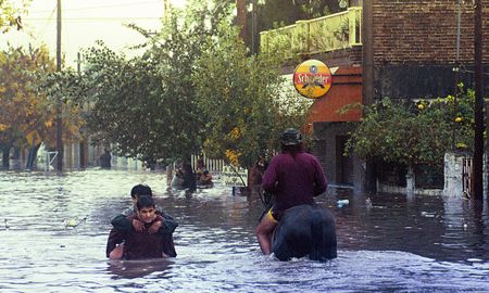 Para la Corte Suprema de Justicia de la provincia, la causa por la inundación de la ciudad de Santa Fe en 2003 ya no tiene a ningún funcionario político del gobierno de Carlos Reutemann con responsabilidad penal. Para la Corte Suprema de Justicia de la provincia, la causa por la inundación de la ciudad de Santa Fe en 2003 ya no tiene a ningún funcionario político del gobierno de Carlos Reutemann con responsabilidad penal.
