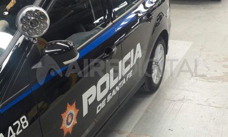 Asaltaron a un joven de 19 años y bajo amenaza de arma blanca, le robaron una moto Corven de color negra. Asaltaron a un joven de 19 años y bajo amenaza de arma blanca, le robaron una moto Corven de color negra.