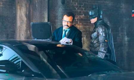 Esta mirada adelanta que la dinámica entre los personajes sigue viva y hasta aumenta las expectativas a los fans por ver cómo interactúan Wright y Pattinson, y si pueden estar a la altura de lo que hicieron Christian Bale y Gary Oldman en la trilogía de Nolan. The Batman llegará a los cines en marzo del 2022. Esta mirada adelanta que la dinámica entre los personajes sigue viva y hasta aumenta las expectativas a los fans por ver cómo interactúan Wright y Pattinson, y si pueden estar a la altura de lo que hicieron Christian Bale y Gary Oldman en la trilogía de Nolan. The Batman llegará a los cines en marzo del 2022.