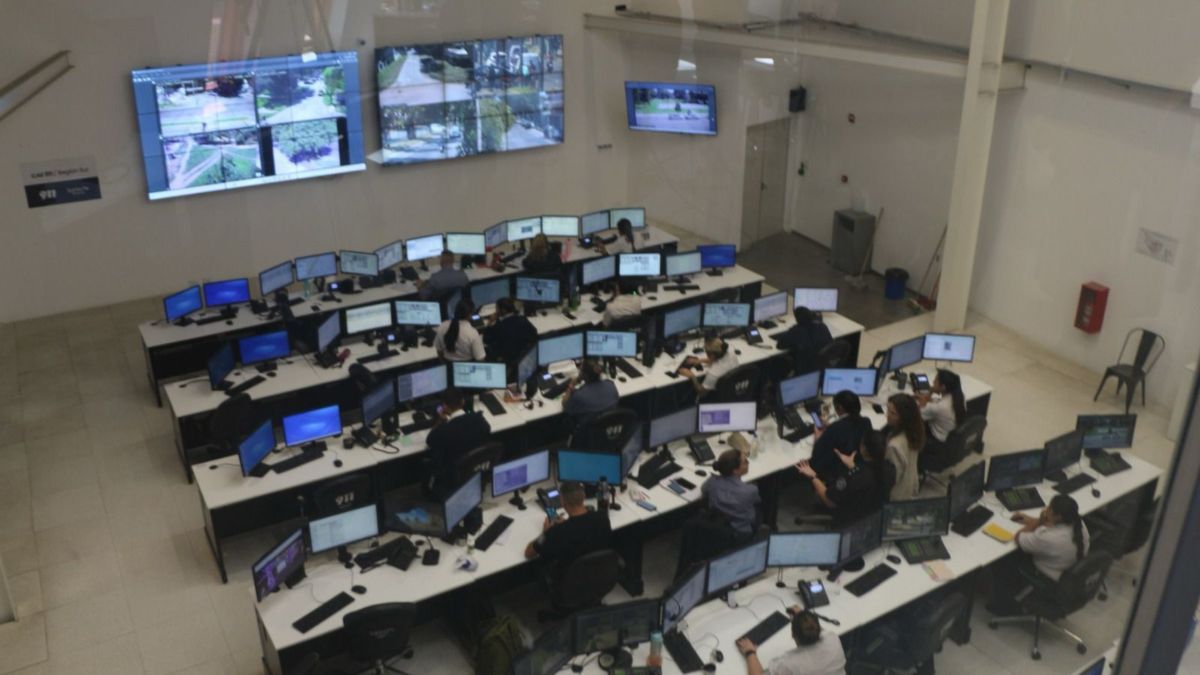 Más de 6.600 denuncias en un año: el CD911 consolida un canal ágil de acceso a la Justicia en Santa Fe. Más de 6.600 denuncias en un año: el CD911 consolida un canal ágil de acceso a la Justicia en Santa Fe.