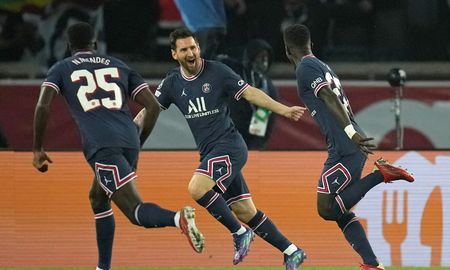 Lionel Messi fue tapa de la revista France Football y reveló que fue una buena decisión haber firmado para Paris Saint-Germain. Lionel Messi fue tapa de la revista France Football y reveló que fue una buena decisión haber firmado para Paris Saint-Germain.