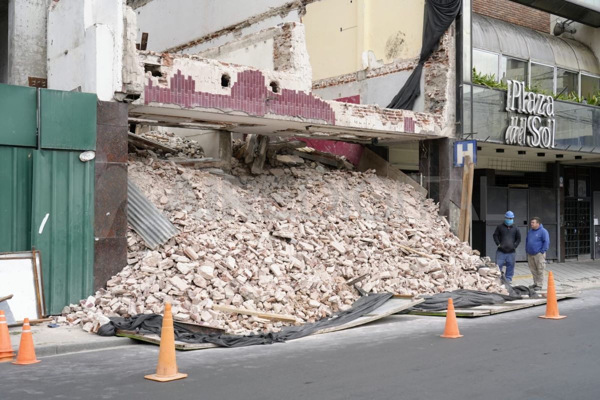 Derrumbe en un edificio del centro de Rosario. Derrumbe en un edificio del centro de Rosario.