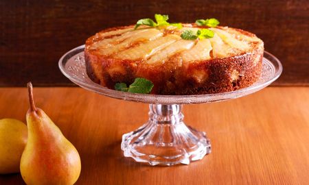 La receta de Maru Botana para hacer la torta invertida de peras. La receta de Maru Botana para hacer la torta invertida de peras.