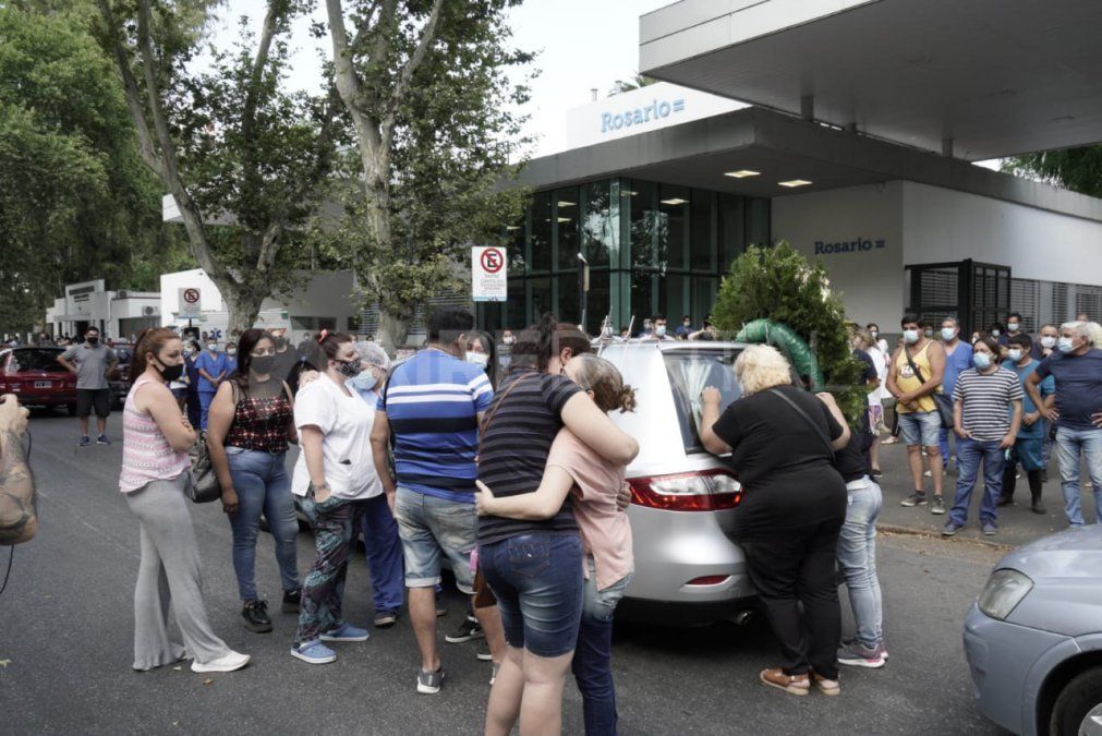 La mujer trabajó primero en el área de cocina y luego en el de admisión de la guardia del Hospital Carrasco de Rosario. 