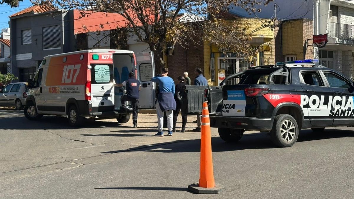 Un accidente de tránsito entre dos motocicletas se registró este lunes en la intersección de Primero de Mayo y Mariano Comas