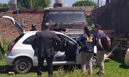 El Suzuki Fun fue hallado el pasado viernes en la casa del policía imputado en la causa. El Suzuki Fun fue hallado el pasado viernes en la casa del policía imputado en la causa.