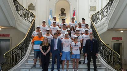 Pullaro presentó a los nadadores de la Santa Fe - Coronda: 